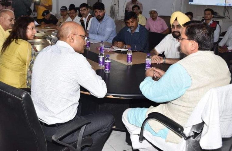 उत्तराखंड में भारी बारिश की संभावना के मद्देनजर सरकारी मशीनरी अलर्ट पर रहे, सीएम ने आपदा कंट्रोल रूम जाकर राज्य की स्थिति का जायजा लिया