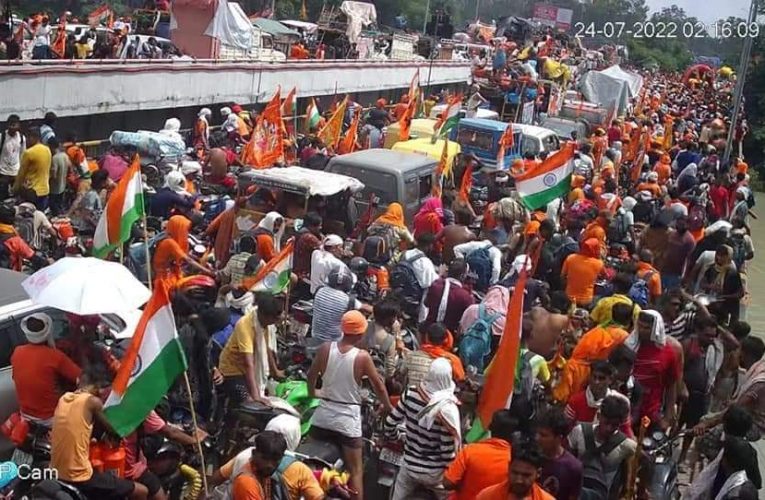 डाक कांवड़ यात्रियों से हरिद्वार पूरी तरह पैक, हरिद्वार धर्मनगरी में डाक कांवड़ वाहनों का रैला उमड़ पड़ा
