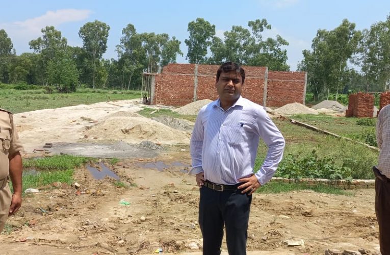 भगवानपुर में अवैध प्लाटिंग और निर्माण का काम रुकवाया गया, नोटिस जारी, एसडीएम ने एचआरडीए की टीम के साथ किया निरीक्षण