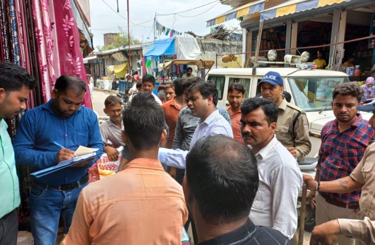 भगवानपुर में एसडीएम ने हटवाया अतिक्रमण, तीन के काटे चालान, कई को नोटिस जारी