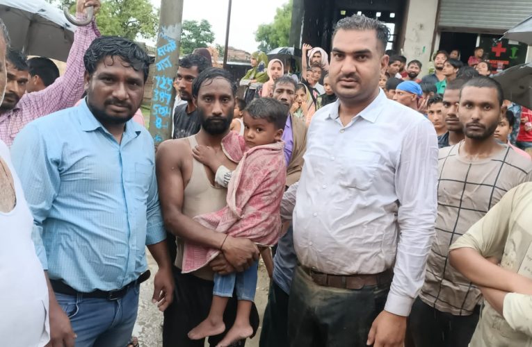 रौ नदी के तेज बहाव के चलते बीच में बने टापू में फंसे चाचा-भतीजे को बचाया, लौट रहे थे खेत से वापस