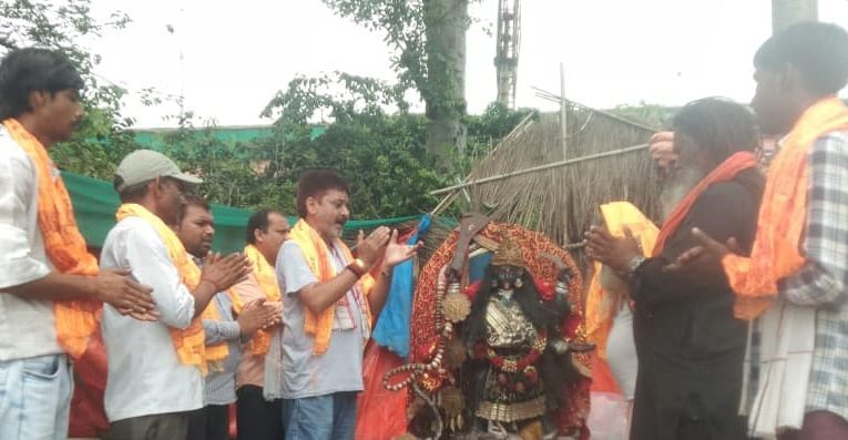 लीना मणिमेकलई जैसे फिल्मकारों के खिलाफ कार्रवाई करे सरकार, हरिद्वार में काली माता की विशेष पूजा-अर्चना कर लीना मणिमेकलई की बुद्धि शुद्धि की कामना की गई