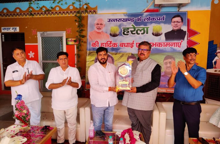 पर्यावरण का संरक्षण उत्तराखंड की संस्कृति, पालिकाध्यक्ष राजीव शर्मा के संयोजन में क्षेत्र में 100 से अधिक वृक्षों का रोपण किया गया