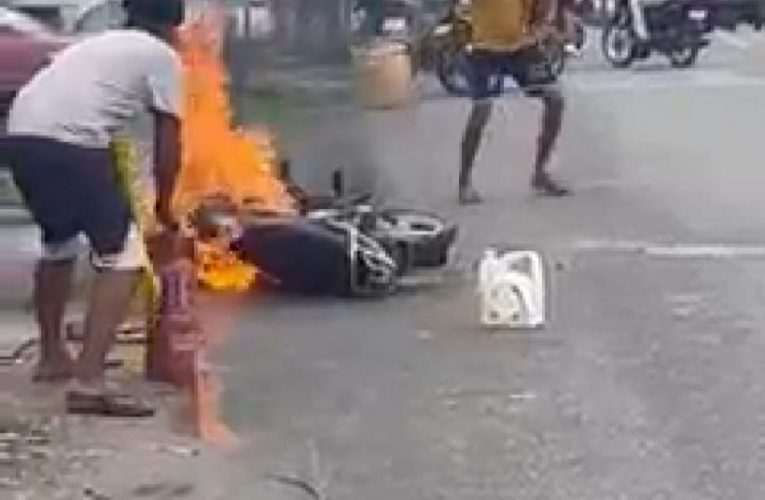 गंगा जल लेने हरिद्वार आए कांवड़ यात्री की बाइक में आग लगी, मचा हड़कंप
