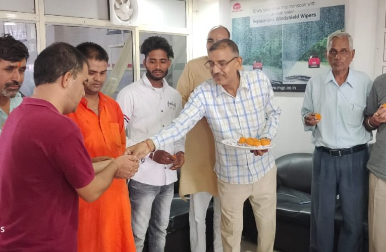 द्रौपदी मुर्मू की यह ऐतिहासिक जीत सम्पूर्ण भारतीयों की जीत: धीर सिंह, भाजपाइयों ने एटूजेड पर एक-दूसरे को मिठाई खिलाकर मनाया जश्न