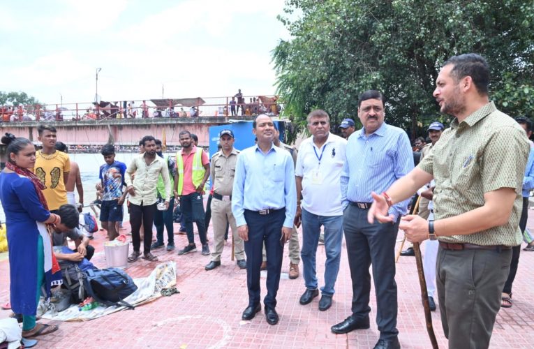 जिलाधिकारी विनय शंकर पाण्डेय ने मालवीय घाट ऋषिकुल से लेकर मेला नियंत्रण भवन तक किया भ्रमण, साफ-सफाई पर विशेष ध्यान देने के दिए निर्देश