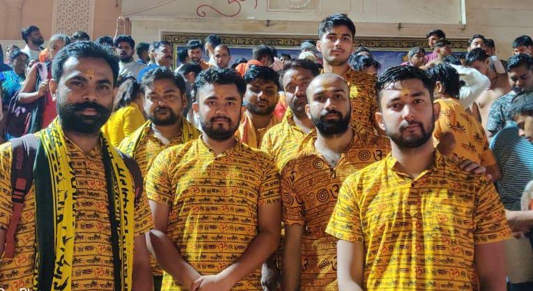 कावड़ मेले के अंतिम दिन लोकल और आसपास के शहरों से आए कांवड़ियों ने उठाई कांवड़, डाक कांवड़िए अपने बाइकों से हुए रवाना