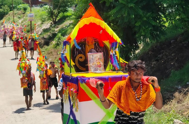 श्रद्धालुओं की आस्था का मेला है कांवड़ मेला, अब हरिद्वार धर्मनगरी के साथ ही कावड़ पथ पर स्थित सभी शहर व कस्बों के लिए अर्थव्यवस्था की रीड भी बन चुका है कावड़ मेला