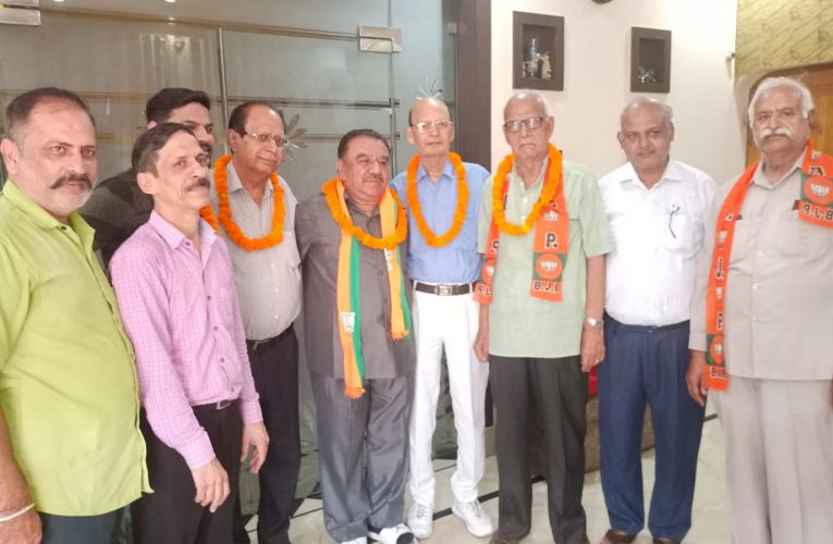 कांग्रेस छोड़ भाजपा में शामिल हुए पूर्व मंडी समिति के अध्यक्ष प्रमोद जौहर, कहा कांग्रेस में कोई किसी को भी नेता मानने को तैयार नहीं