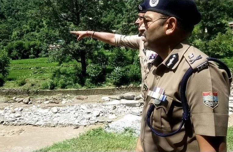 आपदा प्रभावित क्षेत्रों को स्थलीय निरीक्षण किया, आपदा में किए जा रहे रेस्क्यू ऑपरेशन जारी रखने के दिए निर्देश