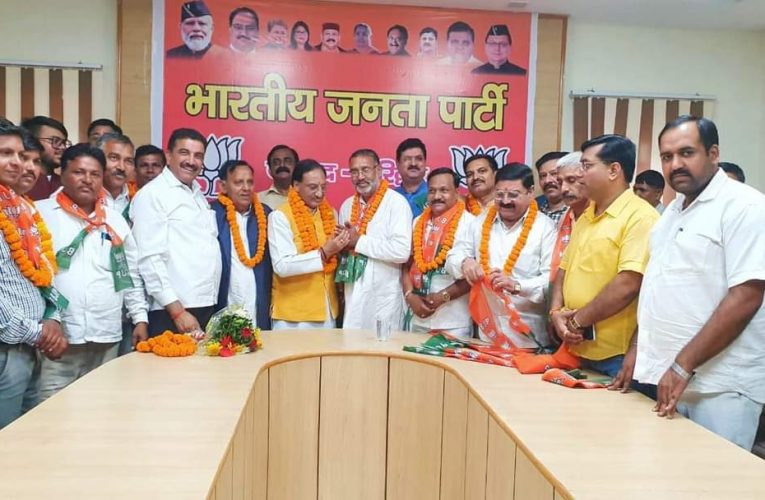 प्रधानमंत्री नरेंद्र मोदी के नेतृत्व में काफी तेजी से आगे बढ़ रहा है भारत देश, कांग्रेस और बसपा के सैकड़ों कार्यकर्ताओं ने भाजपा की सदस्यता ग्रहण की