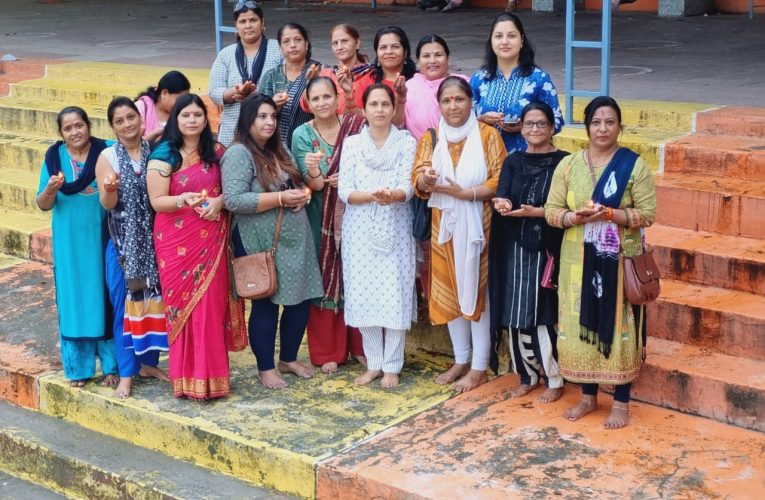 प्रधानमंत्री ने देश को विश्व पटल की प्रथम पंक्ति में खड़ा किया, पीएम मोदी के जन्मदिवस पर महिला मोर्चा ने किया गंगा पूजन