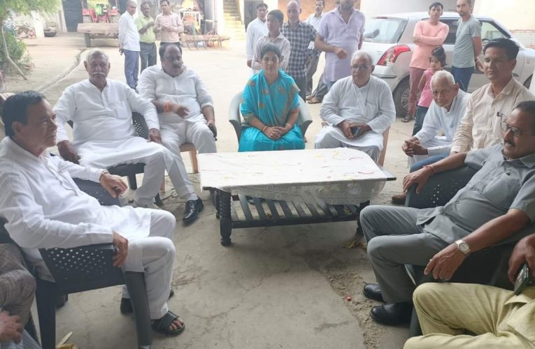 दरियापुर दयालपुर जिला पंचायत सीट से कांग्रेस समर्थित प्रत्याशी सुनीता सैनी के पक्ष में धुआंधार प्रचार, विधायक ममता राकेश ने मांगे विकास के नाम पर वोट