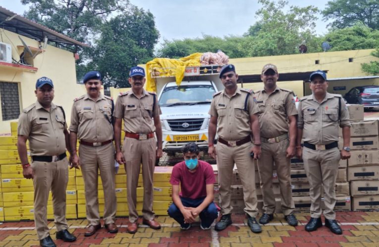 मतदाताओं को लुभाने के लिए पंजाब से मंगाई गई अंग्रेजी शराब को पुलिस ने पकड़ा, 80 पेटी अंग्रेजी शराब की बरामद
