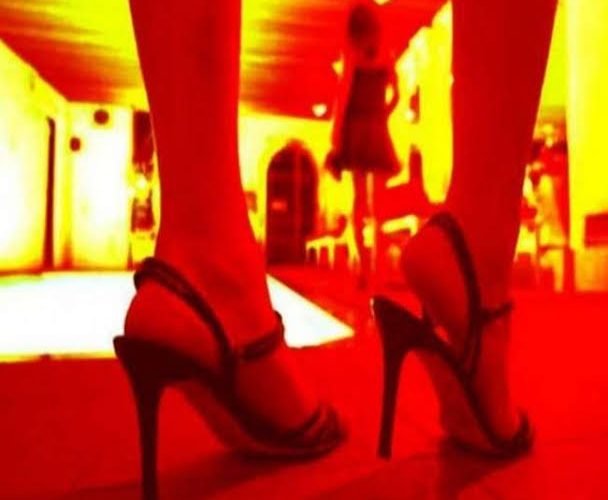 रुड़की: सिविल लाइंस में स्पा सेंटर पर पुलिस का छापा, छह युवतियों सहित 11 पकड़े, निजी बैंक का प्रबंधक भी शामिल
