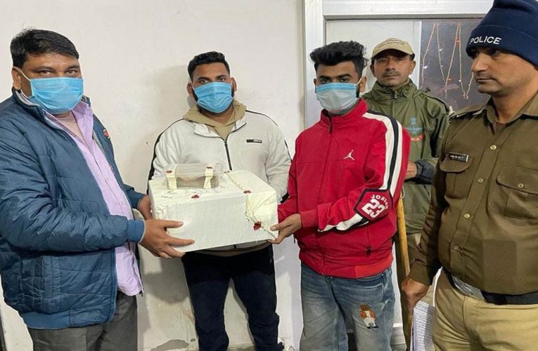 हरिद्वार में अवैध कैसीनो का भंडाफोड़, गंगा किनारे झोपड़ी में चल रहा था कैसीनो, फिल्मी स्टाइल में लगाते थे दांव