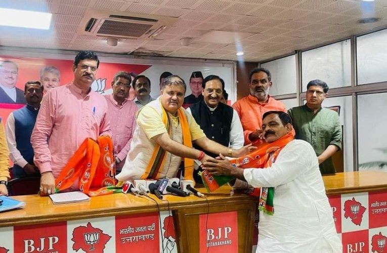हरिद्वार के सात नवनिर्वाचित जिला पंचायत सदस्य ने थामा भाजपा का दामन, औवेसी की पार्टी के दो जिला पंचायत सदस्य भी शामिल