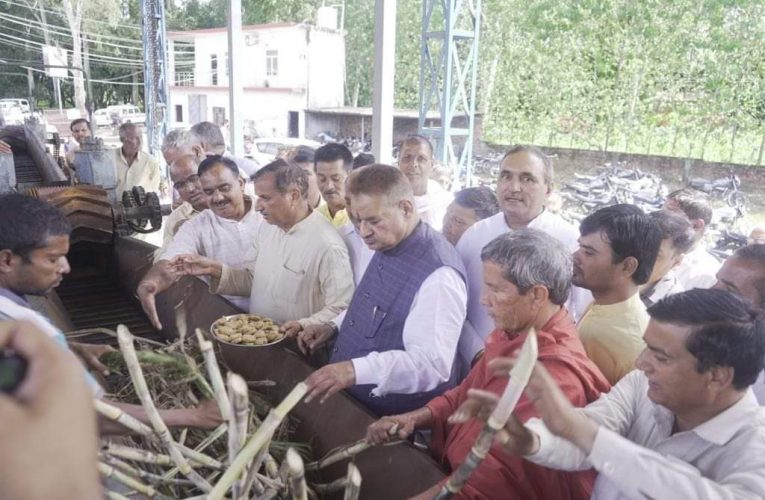 कृषि मंत्री गणेश जोशी ने गन्ना किसानों को दी बड़ी सौगात, झबरेडा के शेरपुर गांव पहुंचकर किया ऑर्गेनिक गन्ना क्रेशर का शुभारंभ