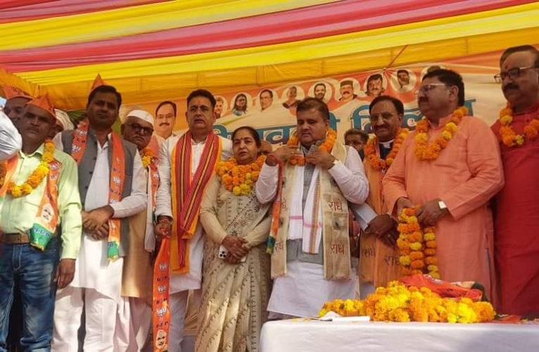 भाजपा ने सभी क्षेत्रों का तेजी से विकास कराया: महेंद्र भट्ट, भाजपा के पूर्व सांसद हरपाल सिंह साथी की ओर से दीपावली मिलन कार्यक्रम का आयोजन