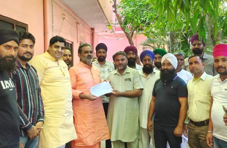किसानों की सुविधानुसार लगवाएं जाएंगे क्रय केंद्र, चीनी मिलों के प्रबंधक एवं गन्ना समितियां मिलकर समस्याओं का करें समाधान: स्वामी यतीश्वरानंद