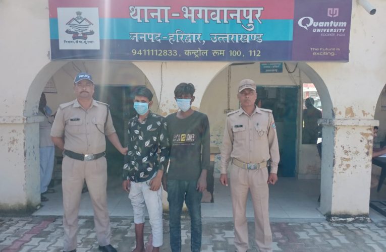 मंदिर के दानपात्र से नगदी चुराने के मामले में दो गिरफ्तार, दानपात्र से चुराए गए सिक्के व नकदी बरामद