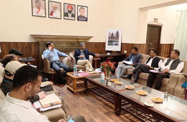 उप महालेखापरीक्षक के श्रीनिवासन ने नदी तल खनिज निष्कर्षण को लेकर की बैठक, कहा उड़ीसा-गुजरात के अनुभवों का लाभ ले उत्तराखंड