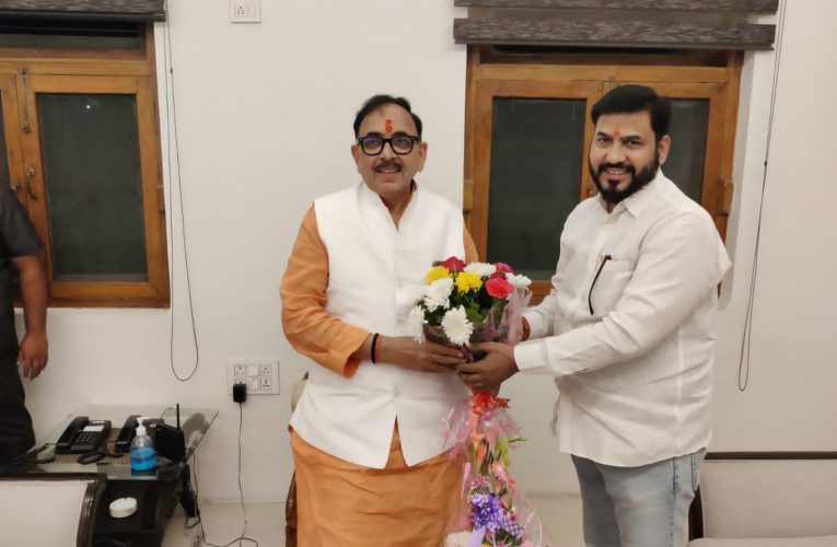 केंद्रीय मंत्री महेंद्र नाथ पांडेय का पालिकाध्यक्ष राजीव शर्मा ने किया स्वागत, भेल व नगर पालिका शिवालिक नगर से जुड़े अनेक मुद्दों पर की चर्चा