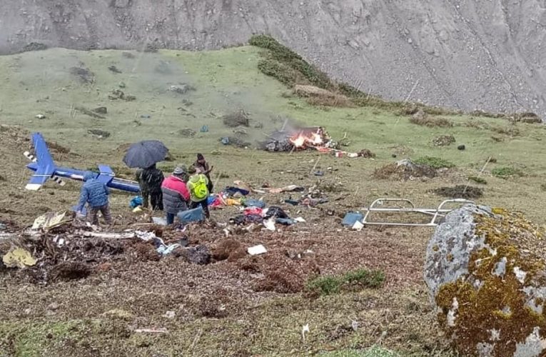 उत्तराखंड: केदारनाथ से गुप्तकाशी जा रहा हेलिकॉप्टर गरूड़चट्टी में क्रैश, पायलट समेत 7 की मौत