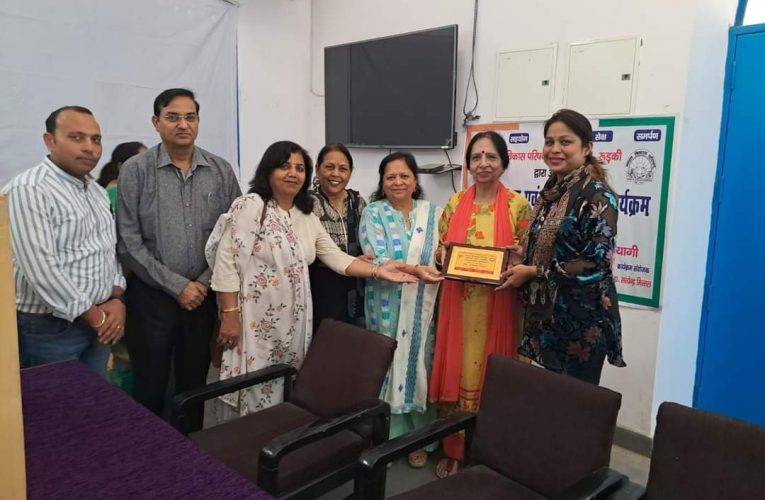 विद्यार्थियों ने बढ़ चढ़ कर अपने को मेधावी बनाने के टिप्स लिए, भारत विकास परिषद अविरल गंगा द्वारा गुरु दक्षिणा और स्वास्थ्य चर्चा कार्यक्रम आयोजित