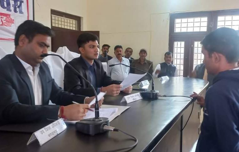 फरियादियों की शिकायतों का समयबद्ध निस्तारण सुनिश्चित करें अधिकारी: सीडीओ प्रतीक जैन