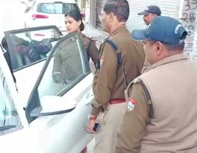 सिविल लाइंस पुलिस के बाद गंगनहर कोतवाली पुलिस का स्पा सेंटर पर छापा, पीछा कर पकड़ी दो महिला