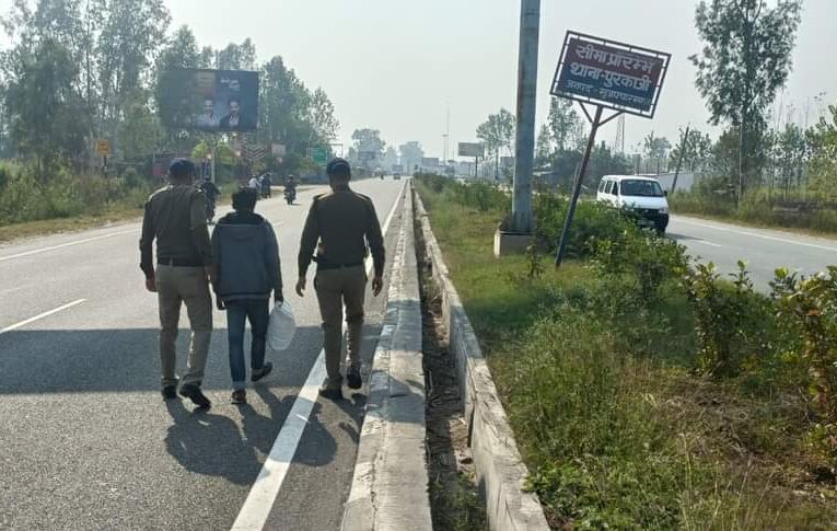 अपराधी को पुलिस ने बॉर्डर पर छोड़ा, एक माह के लिए जिले में नहीं आने की दी चेतावनी