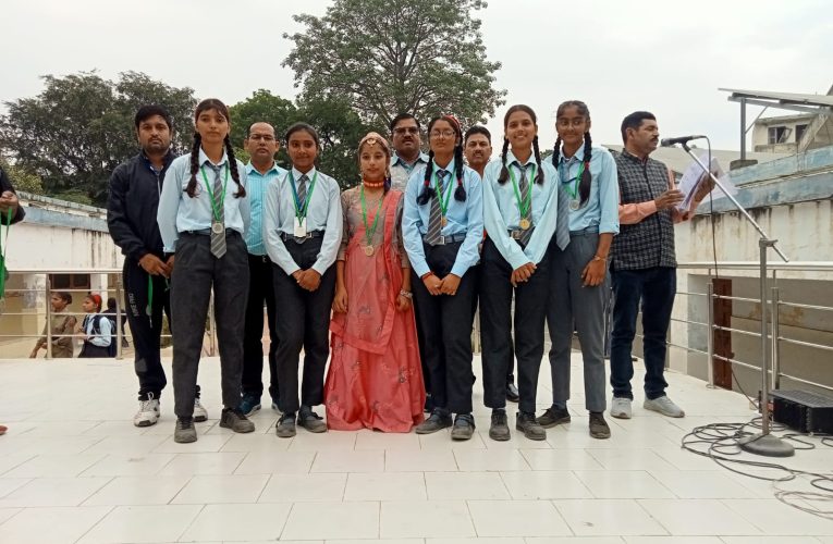 याद किए चाचा नेहरू, हुए सांस्कृतिक कार्यक्रम, कैंट बोर्ड स्कूल में पूर्व प्रधानमंत्री चाचा नेहरू की जयंती बाल दिवस के रूप में मनाई गई