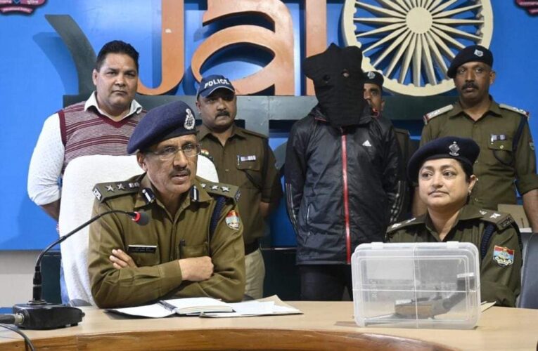 देहरादून: प्यार में मिला ‘धोखा’ तो प्रेमी के सिर पर हुआ खून सवार, बीच रास्ते छात्रा पर झोंक दिया फायर, आरोपी गिरफ्तार