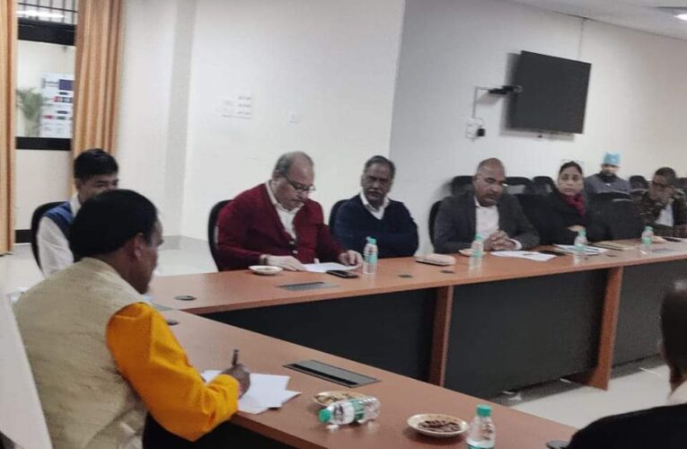 स्वास्थ्य मंत्री ने तलब किया विभाग में रिक्त पदों का ब्यौरा, कहा- एक माह में शुरू करें रिक्त पदों की भर्ती प्रक्रिया