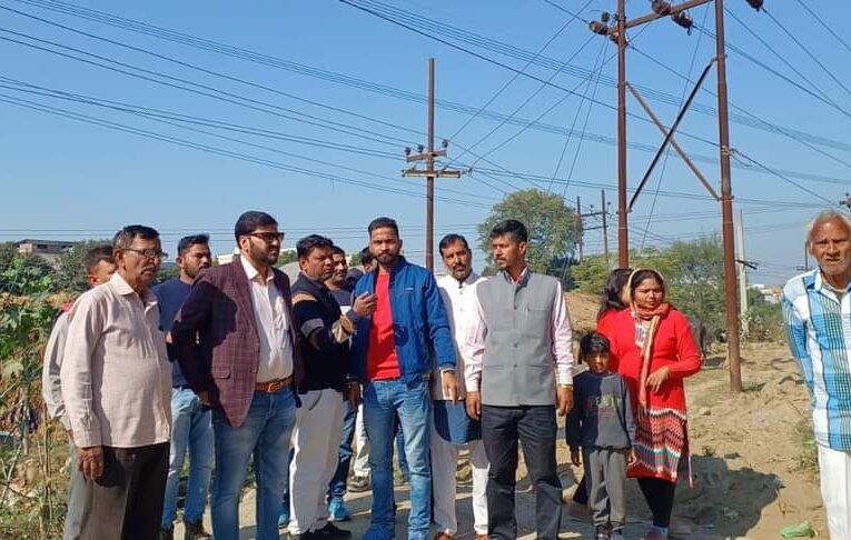 नागरिकों को आवागमन में होगी सहूलियत, पालिकाध्यक्ष राजीव शर्मा ने समतलीकरण कार्य प्रारंभ कराया