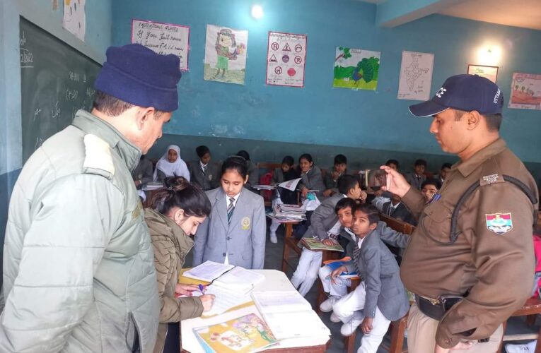 भगवानपुर: स्‍कूल प्रबंधक ने की कक्षा तीन के बच्‍चे की पिटाई, इलाज के दौरान मौत, अभिभावकों ने स्कूल में किया जमकर हंगामा