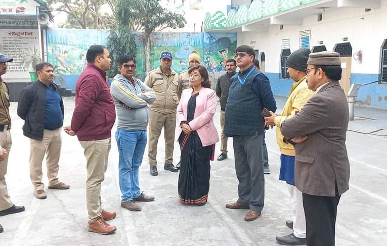 भगवानपुर: बाल संरक्षण आयोग की अध्यक्षा ने स्कूल बंद देख जताई कड़ी नाराजगी, डीएम को पत्र लिखकर किसी अधिकारी को कॉलेज में नोडल अधिकारी बनाने को कहा