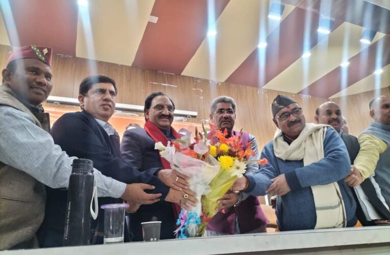 सरकार की नीतियों से खुश होकर आमजन का रुझान भाजपा की ओर बढ़ रहा: डॉ निशंक, रुड़की में भाजपा नवनियुक्त जिला कार्यकारिणी का हुआ स्वागत