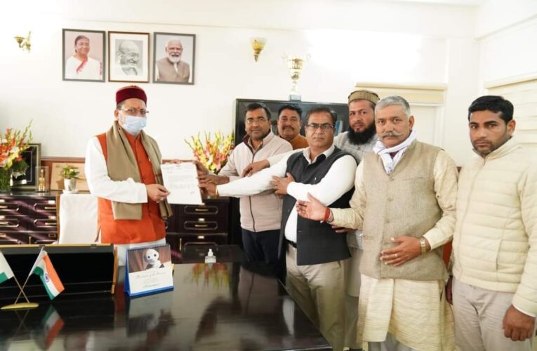 झबरेड़ा विधायक वीरेंद्र जाती ने सीएम धामी को सौंपा ज्ञापन, की गन्ना मूल्य घोषित करने की मांग