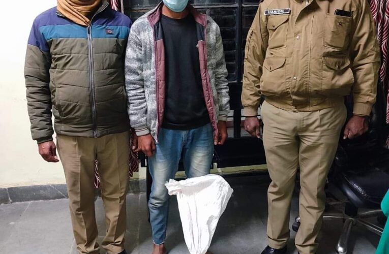 बुग्गावाला पुलिस ने अवैध शराब के साथ युवक को किया गिरफ्तार, 45 पव्वे देशी शराब के बरामद
