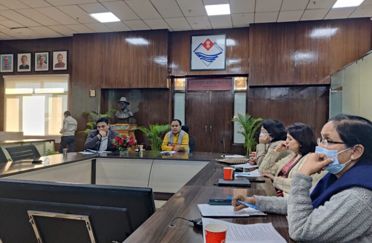 चारों मेडिकल कॉलेज में होगी जीनोम सिक्वेंसिंग जांच, स्वास्थ्य मंत्री डॉ. धन सिंह रावत ने विभागीय अधिकारियों को वैक्सीनेशन अभियान में तेजी लाने के दिए निर्देश