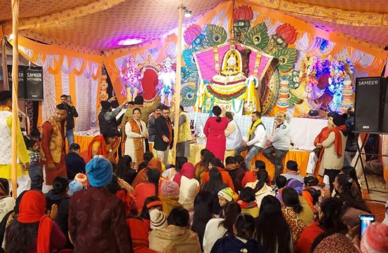 श्री श्याम मित्र मंडल रुड़की की भजन संध्या मे भक्तजन जमकर झूमे