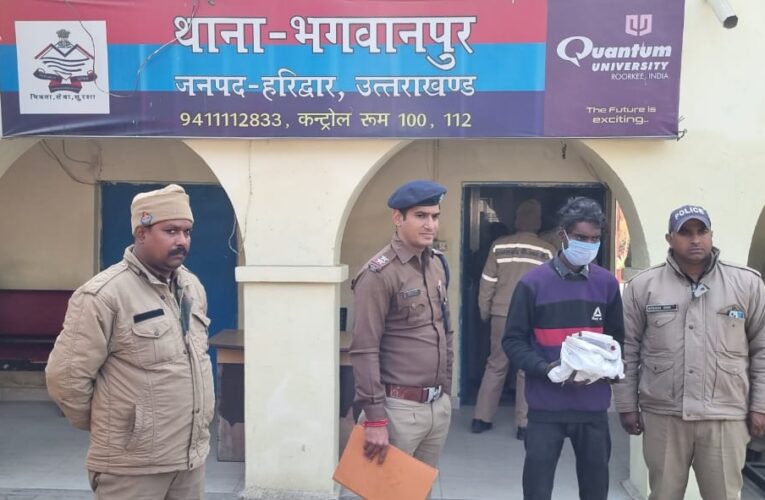 मूर्ति व पूजा का सामान और शिवलिंग तोड़ने के आरोपी को पुलिस ने किया गिरफ्तार, पुलिस टीम को भाजपा नेता प्रदीप चौहान ने किया सम्मानित