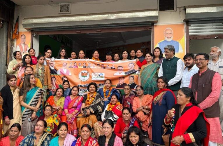 रुड़की में “लाभार्थियों के साथ एक करोड़ सेल्फी” कार्यक्रम आयोजित