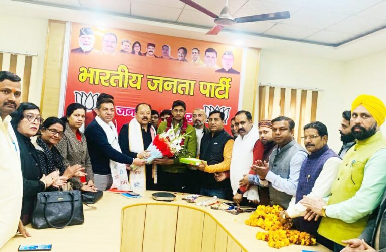 लक्सर में आयोजित होगी भाजपा की दो दिवसीय कार्यसमिति, तैयारी को लेकर जिला प्रभारी शैलेंद्र बिष्ट की उपस्थिति में हुई बैठक
