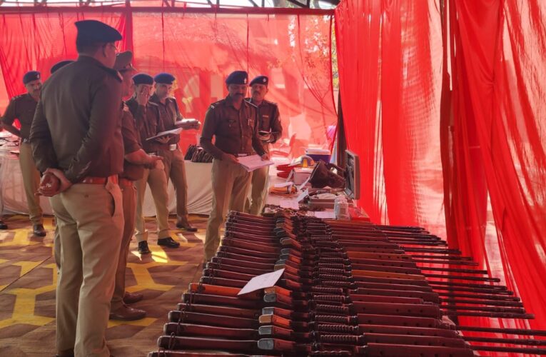 एसपी देहात स्वप्न किशोर ने किया लक्सर कोतवाली का अर्द्धवार्षिक मुआयना, बैठक कर मुकदमों की विवेचनाओं की समीक्षा की