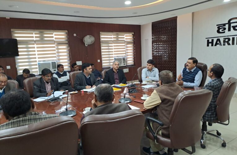 बाल श्रम कराने वालों पर कार्रवाई करें, डीएम विनय शंकर पाण्डेय ने अधिकारियों को दिए निर्देश
