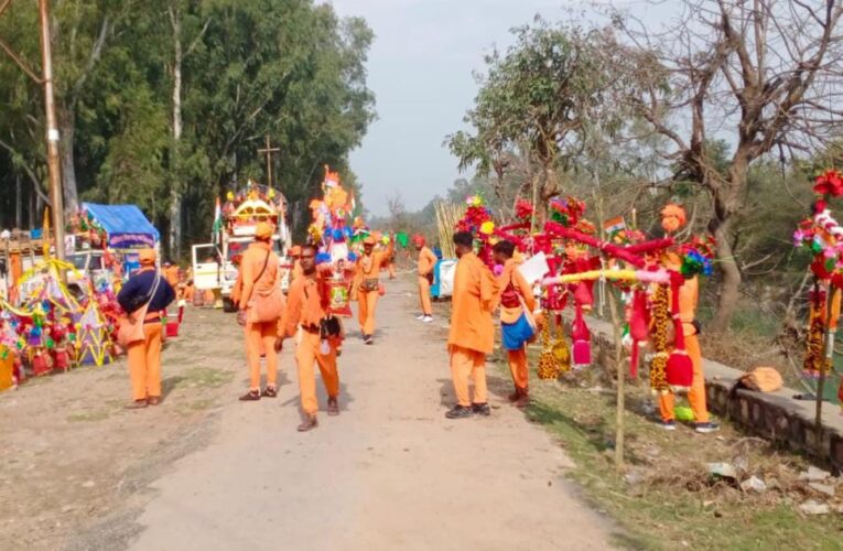 हरिद्वार धर्मनगरी की गलियों से हाईवे तक बोल बम की गूंज, गंगाघाटों से लेकर बाजारों तक नजर आ रही कांवड़ियों की भीड़