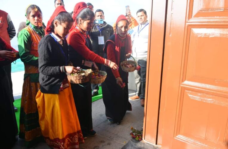 उत्तराखण्ड के लोक पर्व फूलदेई पर भराड़ीसैंण स्थित विधान सभा भवन में जीवंत हुई लोक संस्कृति, बच्चों ने पारम्परिक मांगल गीतों के साथ बरसाए रंग-बिरंगे प्राकृतिक पुष्प